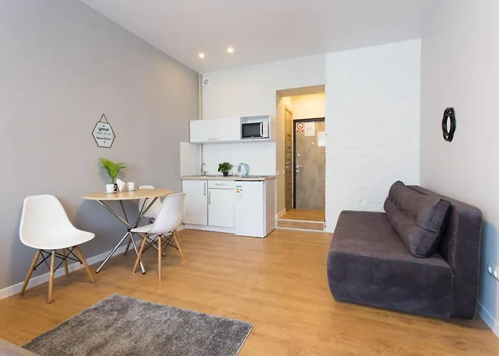 Modern Studio, Metro Yaroslava Mudroho And Universytet - Chernyshevska Str 95-2