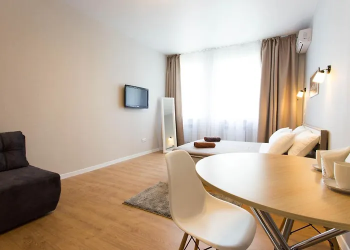 Modern Studio, Metro Yaroslava Mudroho And Universytet - Chernyshevska Str 95-2