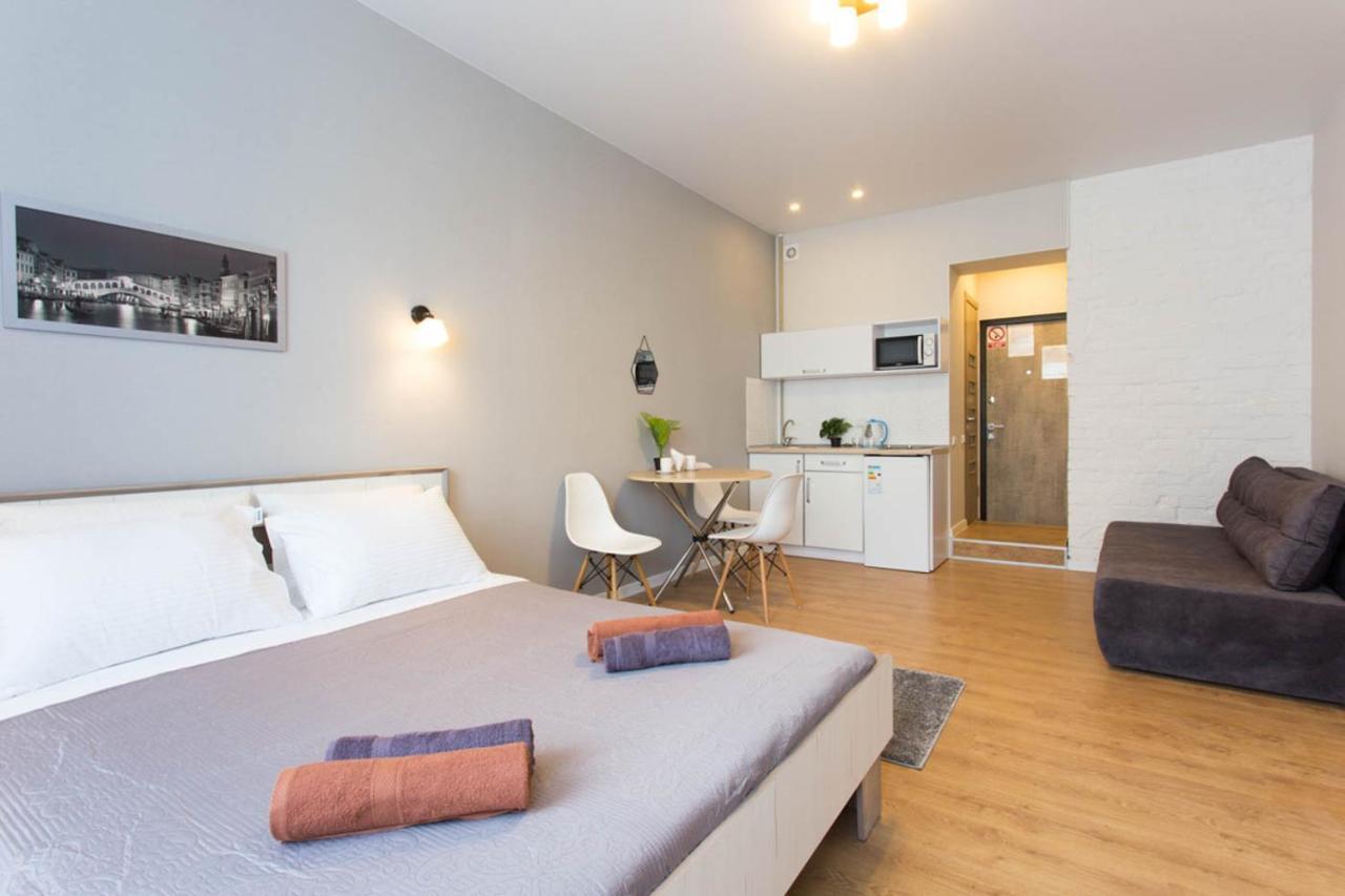Apartment Modern Studio, Metro Yaroslava Mudroho And Universytet - Chernyshevska Str 95-2