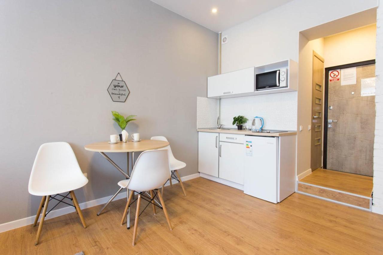 Apartment Modern Studio, Metro Yaroslava Mudroho And Universytet - Chernyshevska Str 95-2