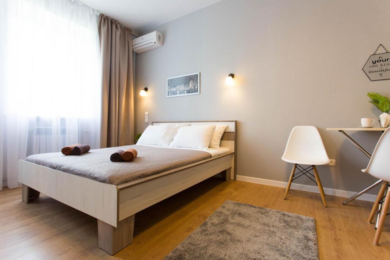 公寓 Modern Studio, Metro Yaroslava Mudroho And Universytet - Chernyshevska Str 95-2 *